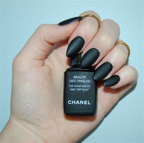 Chanel nail polish coat